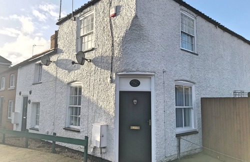 Wainfleet All Saints Casa | The Old Jolly Cottage with hot tub