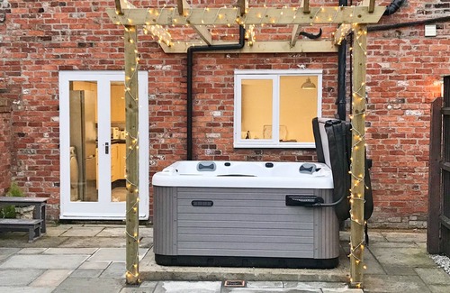 Wainfleet All Saints Casa | The Old Jolly Cottage with hot tub