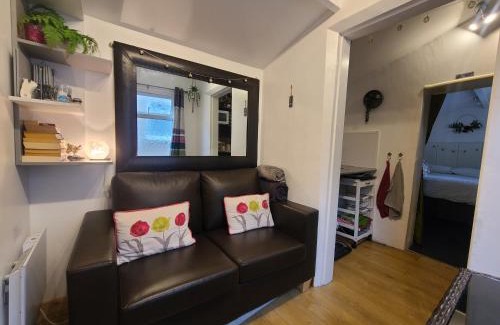 Prestatyn Casa | THE OLD LAUNDRY, Prestatyn, North Wales - a unique little dog-friendly space, a 5 min walk to beach & town!