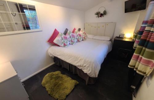 Prestatyn Casa | THE OLD LAUNDRY, Prestatyn, North Wales - a unique little dog-friendly space, a 5 min walk to beach & town!