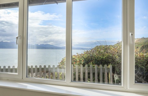 Penmon Cabaña | The Old Lifeboat House