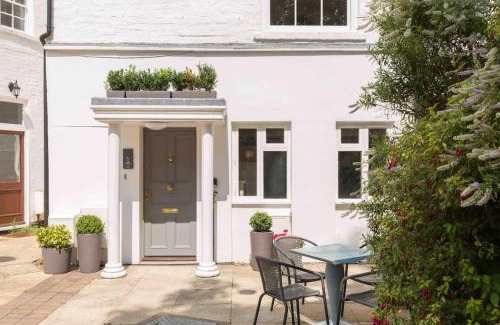 Malvern Apartamento | The Old Morgan Period 3 Bed Duplex