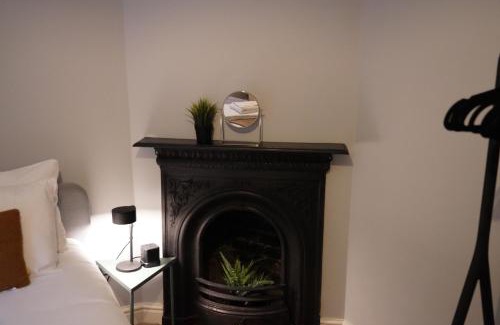 Steeple Aston Casa | The Old Police House- Beautiful Oxfordshire Countryside Retreat- Sleeps 10