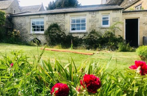 Duntisbourne Abbots Casa | The Old Post Office Studio Apartment in a Beautiful Cotswold Village