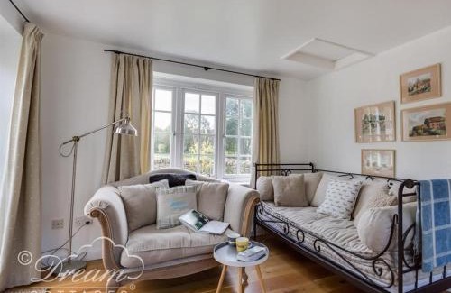 Littlebredy Casa | The Old Reading Room