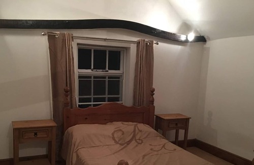 St Neots Casa | La vieja rosa y corona - St Neots
