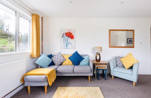 Polbathic Apartamento | The Old Salt Store, 2 bed apartment with stunning river view