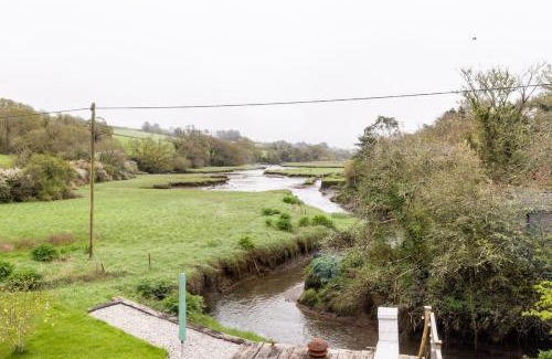 Polbathic Apartamento | The Old Salt Store, 2 bed apartment with stunning river view