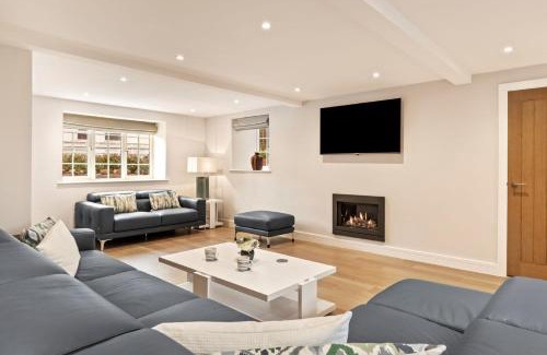 Oxwich Casa | The Old School