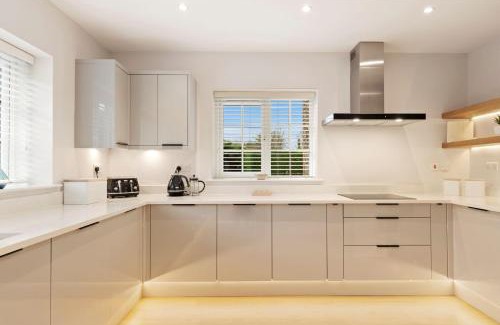 Oxwich Casa | The Old School