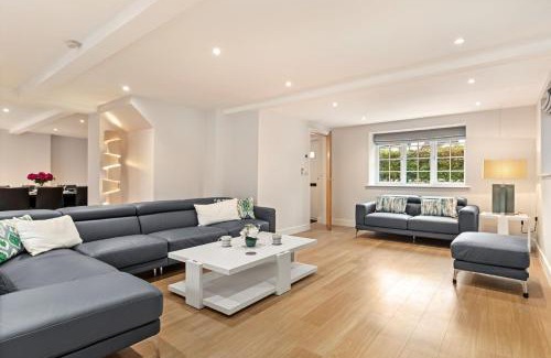 Oxwich Casa | The Old School