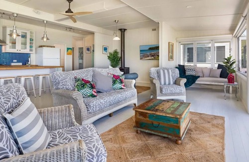Currarong Casa | The Old School House – Stay 3, Pay 2!