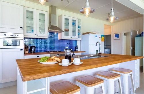 Currarong Casa | The Old School House – Stay 3, Pay 2!
