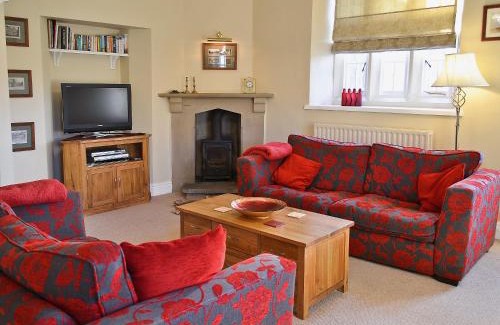Tideswell Casa | The Old School House