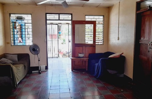 San Juan del Sur Casa | The Old School