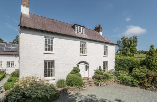 Bishops Castle Casa | The Old Schoolhouse and Cottage