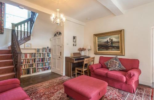 Bishops Castle Casa | The Old Schoolhouse and Cottage