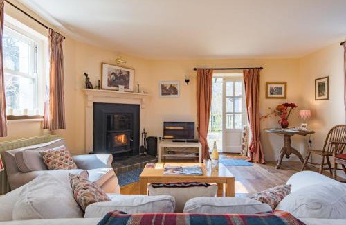 Waltham Casa | The Old Schoolroom by Bloom Stays