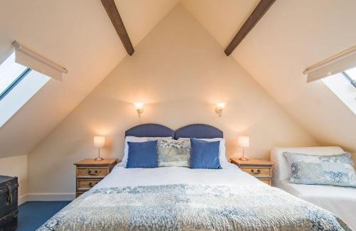 Waltham Casa | The Old Schoolroom by Bloom Stays