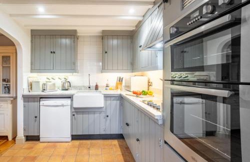 Walsingham Casa | The Old Smithy by Big Skies Cottages