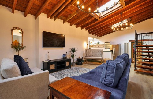 Alyth Casa | The Old Stables - Hot Tub, Sauna and Cinema