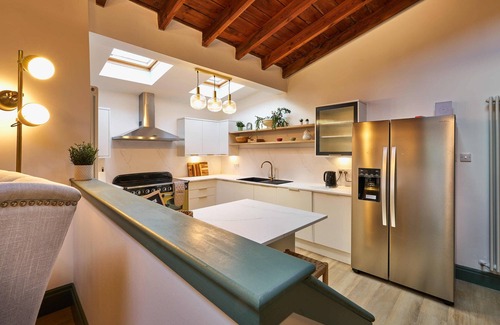 Alyth Casa | The Old Stables - Hot Tub, Sauna and Cinema