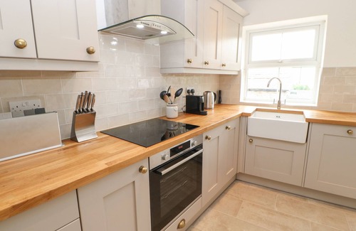 Reeth Cabaña | THE OLD STORE, 2 ALPINE TERRACE, pet friendly in Reeth