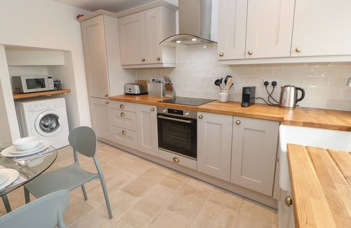 Reeth Cabaña | THE OLD STORE, 2 ALPINE TERRACE, pet friendly in Reeth