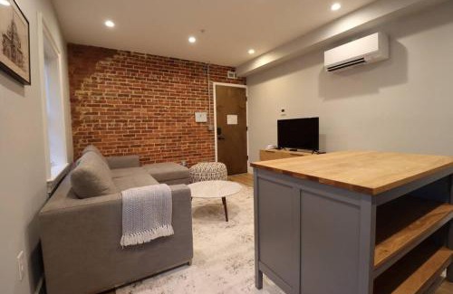 Old Town Alexandria Apartamento | The Old Town Suite at Prince Street Inn