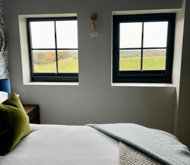 Measham Villa | The Old Tractor Shed Luxury Private Hot Tub & View