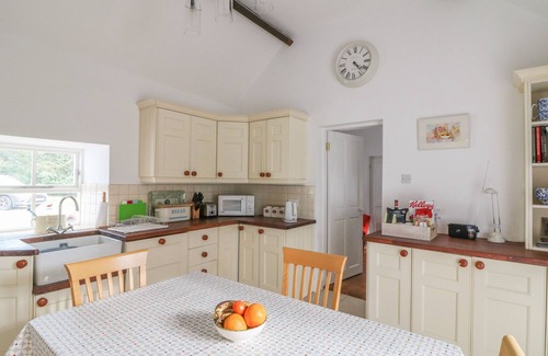 Shillelagh Cabaña | THE OLD WHITE COTTAGE, pet friendly in Shillelagh, County Wicklow