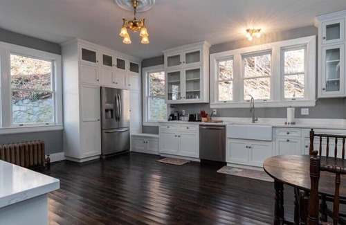 Springfield Casa | The Ole Magic Magnificent Mansion near Okemo