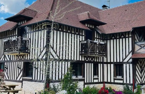 Englesqueville-en-Auge Casa | The Olivier Manor