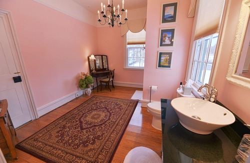 Canandaigua Cama Y Desayuno | The Oliver Phelps Suite-Suite-De gran tamaño-Baño con ducha