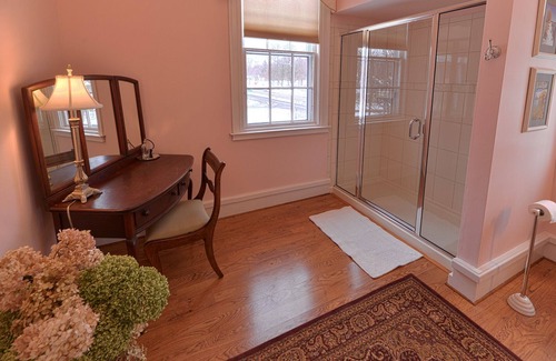 Canandaigua Cama Y Desayuno | The Oliver Phelps Suite-Suite-De gran tamaño-Baño con ducha