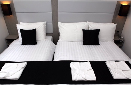 Paddington Hotel | The Omega
