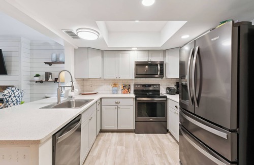 Epworth Acres Casa | The Opal: Cozy 3/3 SSI Nest