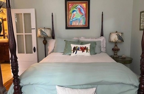 Laurel Cama Y Desayuno | The Openshaw Suite, Jenny's Downtown Hideaway Bed and Breakfast-The Openshaw Suite