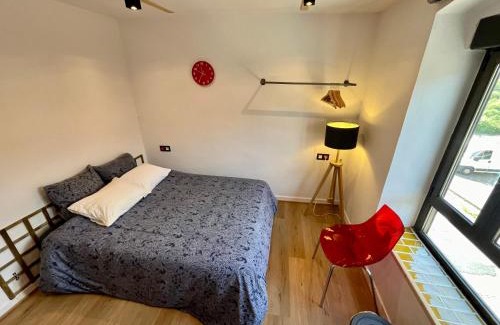 Mieres Hostal | The Orange Teddy Bear Hostal La Peña