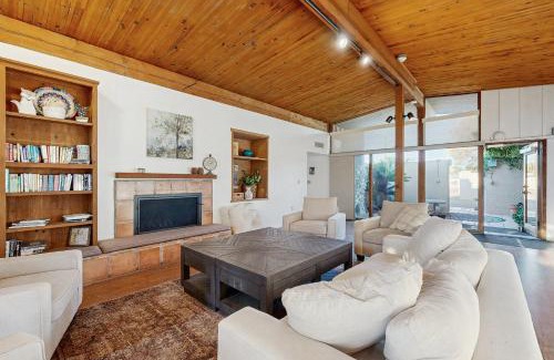 Alhambra Casa | The Orangewood Oasis