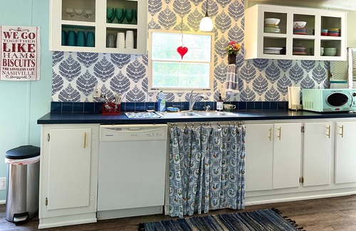 Siler City Casa | The Orchard Cottage at Bear Creek Ridge Farm