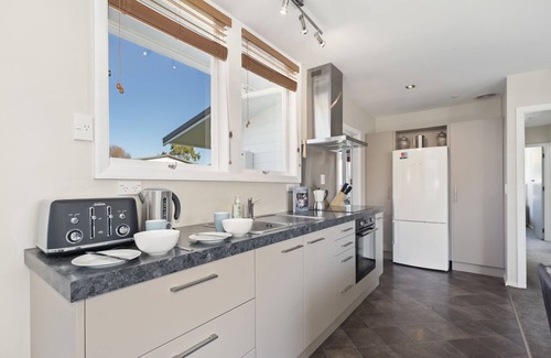 Turangi Casa | The Orchard House - Turangi Holiday Home