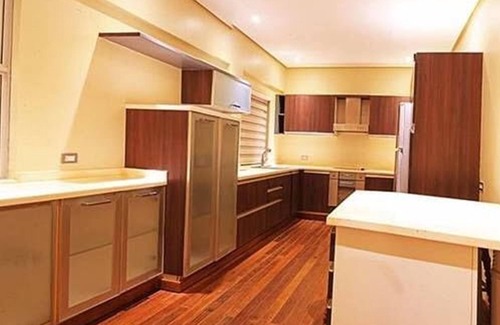 Laurel Cama Y Desayuno | The Oriental Luxury Suites Tagaytay