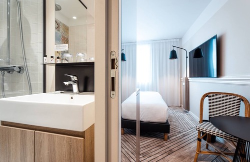Quartier des Grandes-Carrieres Hotel | The Originals Boutique, Hôtel Maison Montmartre Paris Les Puces