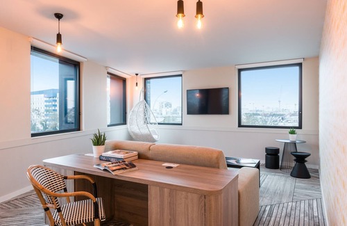 Quartier des Grandes-Carrieres Hotel | The Originals Boutique, Hôtel Maison Montmartre Paris Les Puces