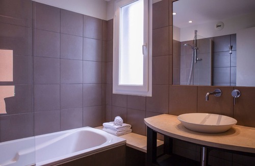 Savigneux Hotel | The Originals Boutique, Hôtel Marytel, Montbrison
