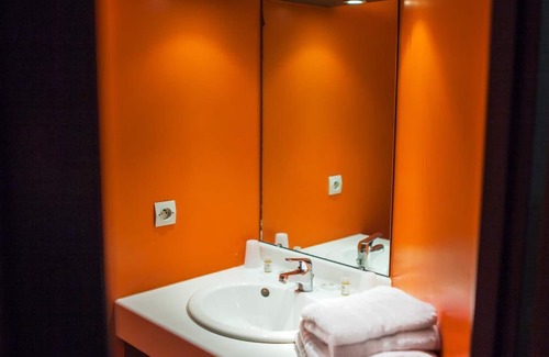 Bruay-la-Buissiere Hotel | The Originals City, Le Cottage Hôtel