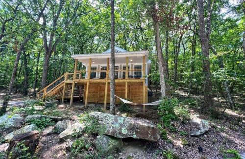 Fort Payne Casa | The Otter Box Cabin - 92 Acres Beside DeSoto State Park