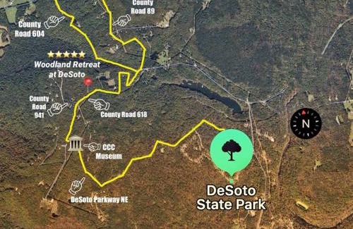 Fort Payne Casa | The Otter Box Cabin - 92 Acres Beside DeSoto State Park