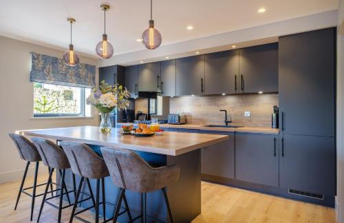 Kendal Casa | The Outhouse